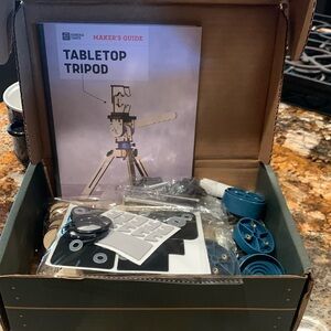 KiwiCo Eureka Crate Tabletop Tripod